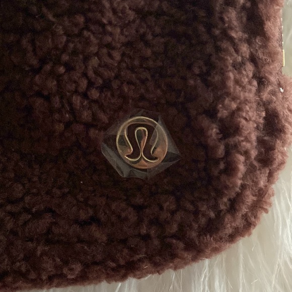 Lululemon Everywhere Belt Bag - Picture 3 of 4